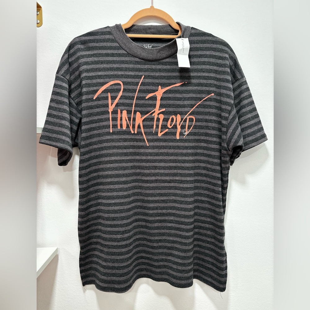 Grey striped Pink Floyd Tshirt with band name on front